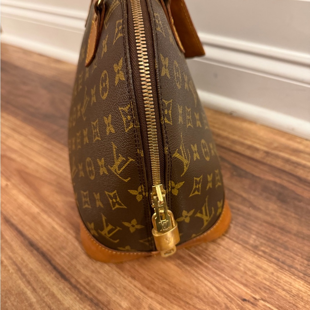 Louis Vuitton Alma PM Brown Monogram Handbag - Picture 8 of 14